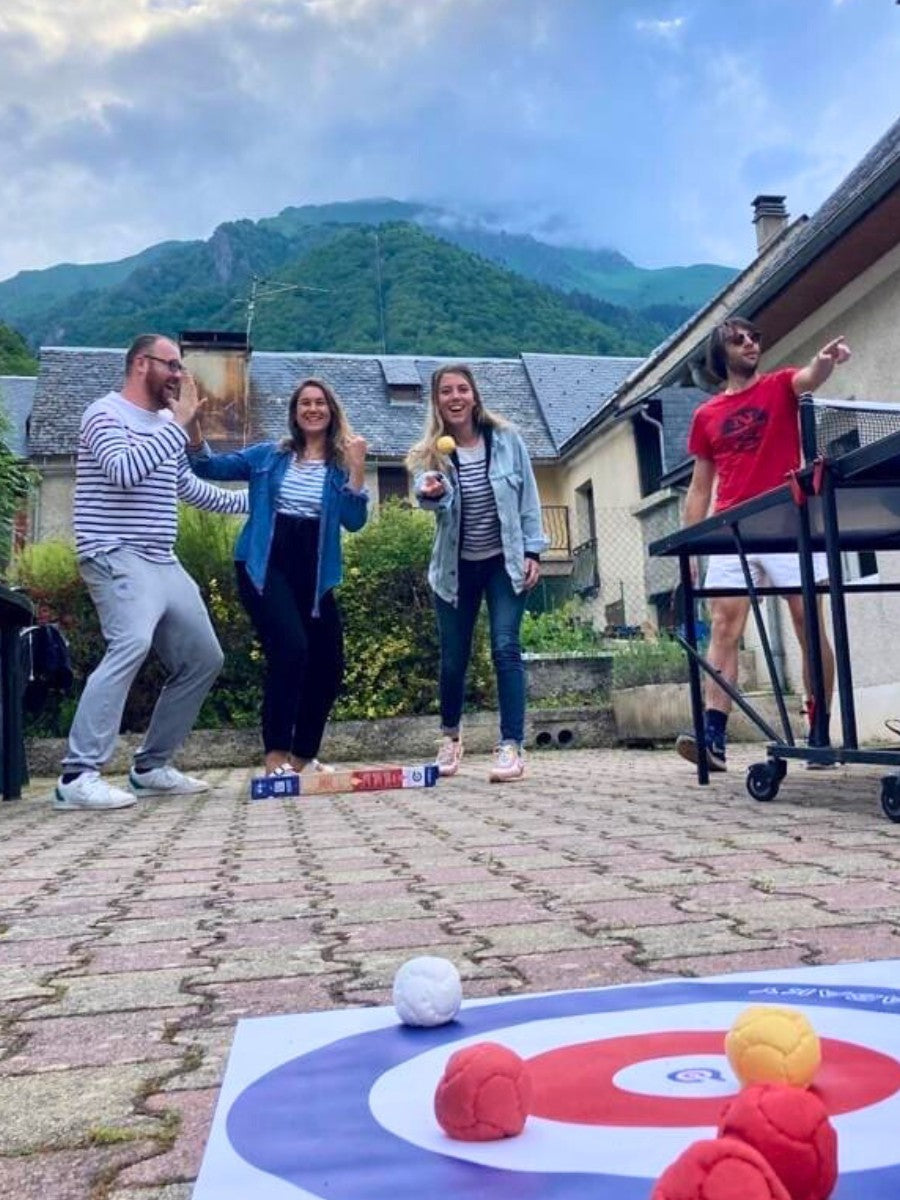 Week-end au chalet à jouer au gabaky avec des amisWeek-end au chalet à jouer au gabaky avec des amis